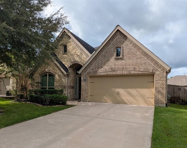 115 Forest Heights Way - Photo Thumbnail 3