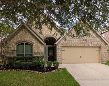 115 Forest Heights Way - Photo Thumbnail 2