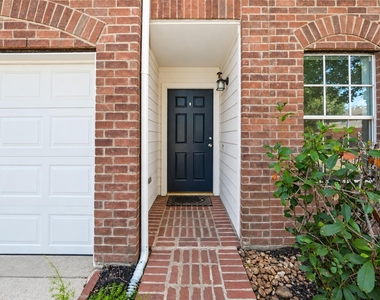 21203 Somerset Park Lane - Photo Thumbnail 2