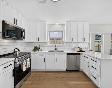 707 Cranfield Court - Photo Thumbnail 11