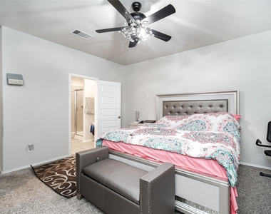 6802 Amber Cliff Lane - Photo Thumbnail 9