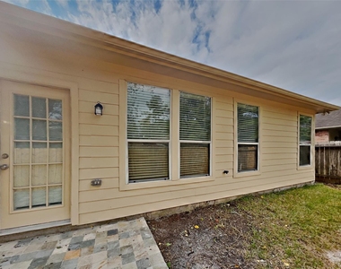 731 Levi Bend - Photo Thumbnail 17