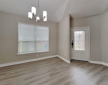 731 Levi Bend - Photo Thumbnail 3