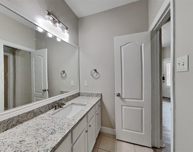 731 Levi Bend - Photo Thumbnail 14