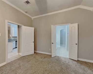 731 Levi Bend - Photo Thumbnail 7
