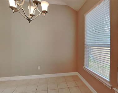 731 Levi Bend - Photo Thumbnail 6