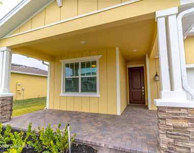 700 Veridian Circle Nw - Photo Thumbnail 1