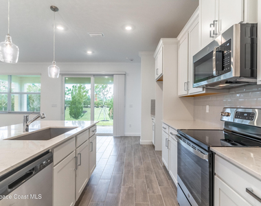 700 Veridian Circle Nw - Photo Thumbnail 5