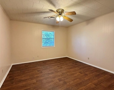 703 W 4th Street - Photo Thumbnail 21