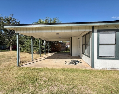 703 W 4th Street - Photo Thumbnail 24