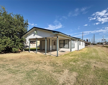 703 W 4th Street - Photo Thumbnail 22
