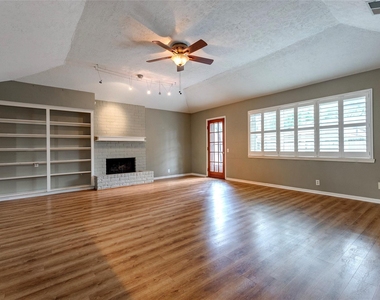 16434 Brookvilla Drive - Photo Thumbnail 8