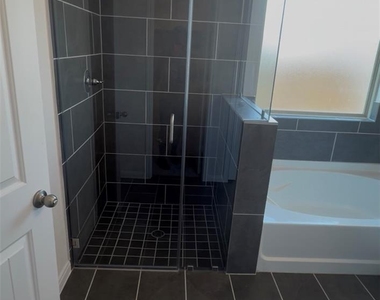 8023 Cypress Country Drive - Photo Thumbnail 4