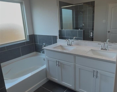 8023 Cypress Country Drive - Photo Thumbnail 5