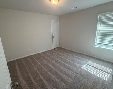 8023 Cypress Country Drive - Photo Thumbnail 9