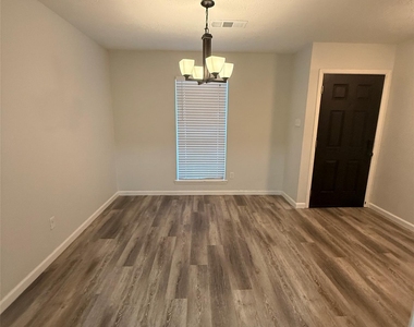 11722 Mclain Boulevard - Photo Thumbnail 9