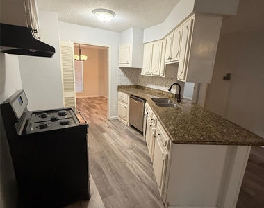 11722 Mclain Boulevard - Photo Thumbnail 8