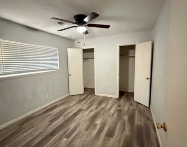 11722 Mclain Boulevard - Photo Thumbnail 4