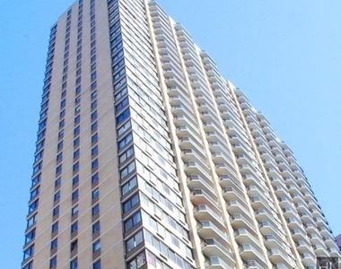 West 48 Street - Photo Thumbnail 5