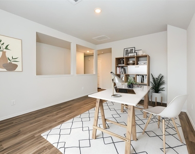 24310 Treviso Gardens Drive - Photo Thumbnail 5