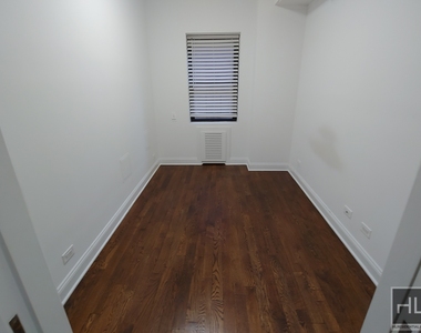 East 57th Street - Photo Thumbnail 8