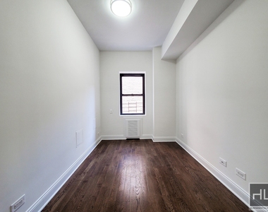 East 57th Street - Photo Thumbnail 10