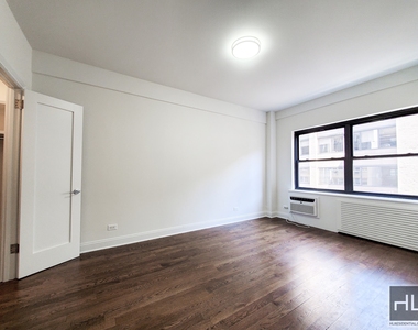 East 57th Street - Photo Thumbnail 1