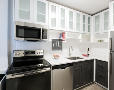 West 34th Street - Photo Thumbnail 1