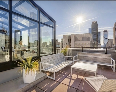 West 34th Street - Photo Thumbnail 5