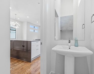 1215 Summer Street - Photo Thumbnail 10