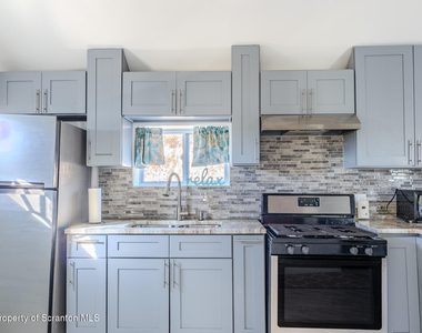 518 Meade Street - Photo Thumbnail 4