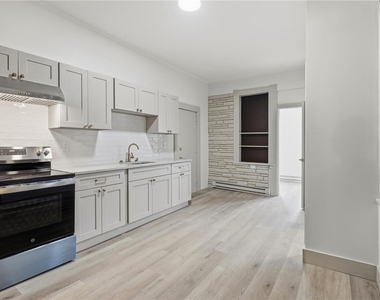 521 Front Street - Photo Thumbnail 3