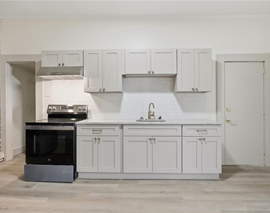 521 Front Street - Photo Thumbnail 2