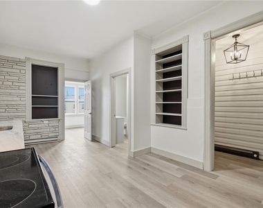 521 Front Street - Photo Thumbnail 4
