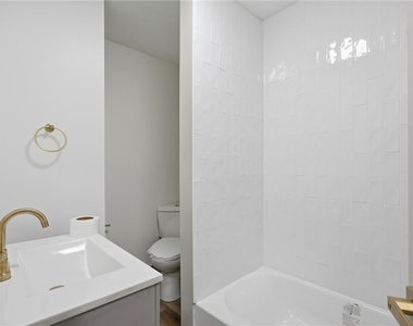 521 Front Street - Photo Thumbnail 6