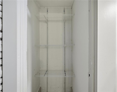 521 Front Street - Photo Thumbnail 5