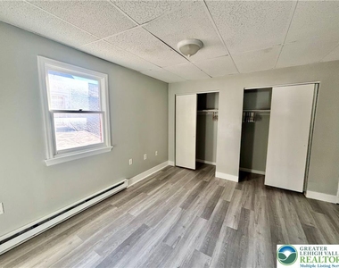 210 Main Street - Photo Thumbnail 6