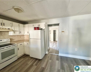 210 Main Street - Photo Thumbnail 7