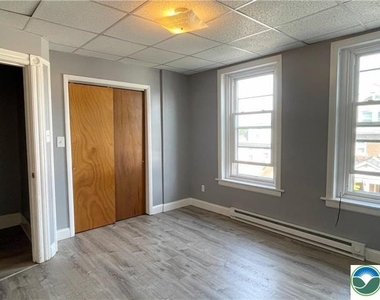 33 W Garrison Street - Photo Thumbnail 9