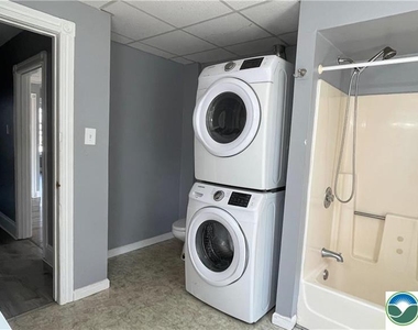 33 W Garrison Street - Photo Thumbnail 11