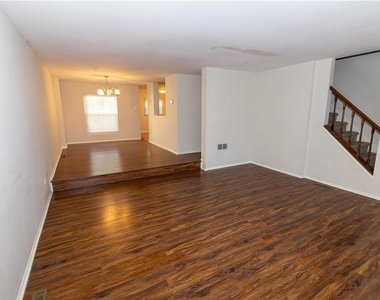 1619 Shenandoah Court - Photo Thumbnail 4