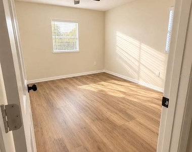 7295 Edinburgh Way - Photo Thumbnail 6