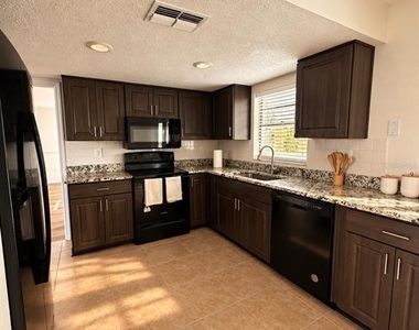 7295 Edinburgh Way - Photo Thumbnail 7