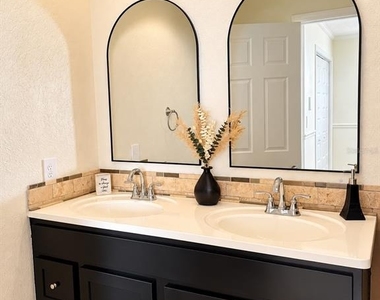 7295 Edinburgh Way - Photo Thumbnail 9