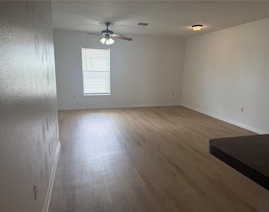 2412 W Fig Street - Photo Thumbnail 7