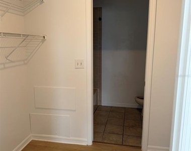 2412 W Fig Street - Photo Thumbnail 14