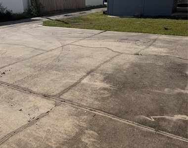 2412 W Fig Street - Photo Thumbnail 4