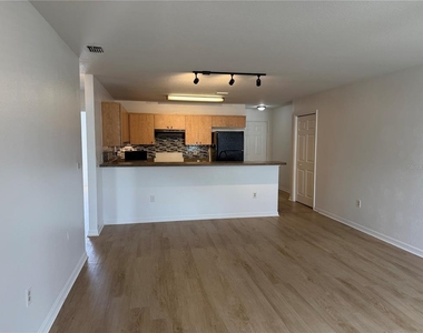 2412 W Fig Street - Photo Thumbnail 8