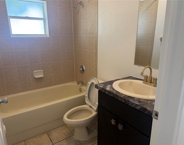 2412 W Fig Street - Photo Thumbnail 10