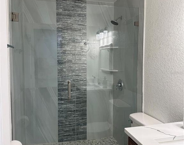 2803 W Powhatan Avenue - Photo Thumbnail 22